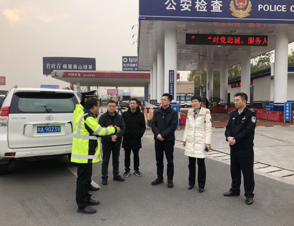 no10-省交通运输厅副厅长张勇一行暗访成南公司收费站缓堵保畅工作(丰羽).jpg no10-省交通运输厅副厅长张勇一行暗访成南公司收费站缓堵保畅工作(丰羽).jpg