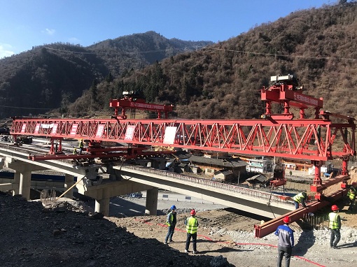 九绵高速LJ10合同段详述家大桥右幅贯通(1).jpg 九绵高速LJ10合同段详述家大桥右幅贯通(1).jpg