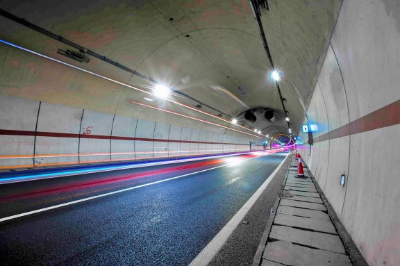 20191230都汶高速公路隧道病害处治工程施工有序 力保春运期车辆暂通行_Fotor.jpg 20191230都汶高速公路隧道病害处治工程施工有序 力保春运期车辆暂通行_Fotor.jpg