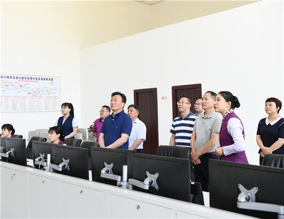 5.29+省交投集团党委委员、纪委书记李明舟调研雅西公司 1(川高).jpg