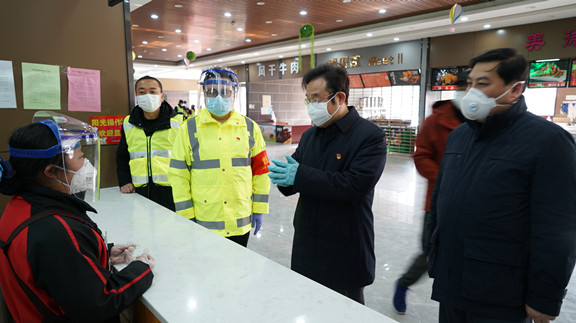 20200210川西公司党委书记、董事长刘宏检查指导公司新冠肺炎疫情防控工作 (9)_副本.jpg