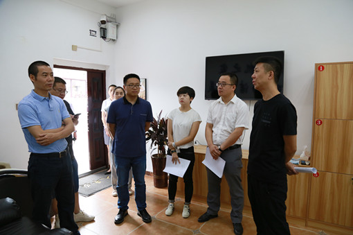 5108.27公司调研金堂服务区“司机之家”试点开元棋牌情况_副本.jpg 5108.27公司调研金堂服务区“司机之家”试点开元棋牌情况_副本.jpg