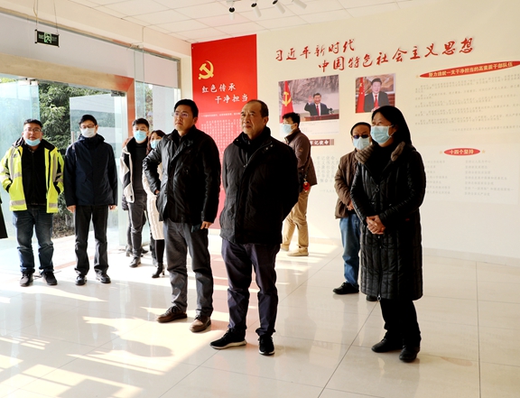 20201223川高公司监事会主席冯兵赴川西公司调研慰问_副本.jpg 20201223川高公司监事会主席冯兵赴川西公司调研慰问_副本.jpg