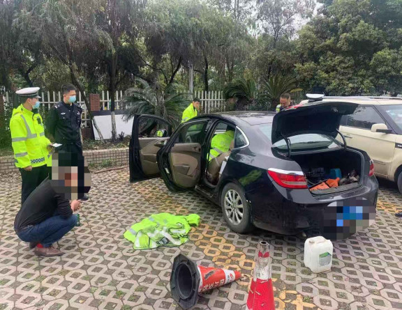 no157-成南公司成都管理处联合高速公安成功查处恶意偷逃通行费行为(李丹).jpg no157-成南公司成都管理处联合高速公安成功查处恶意偷逃通行费行为(李丹).jpg