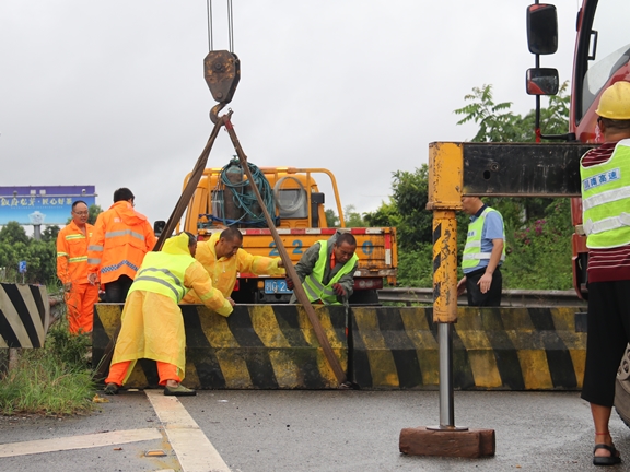 2-200R4213401442.jpg 2-200R4213401442.jpg