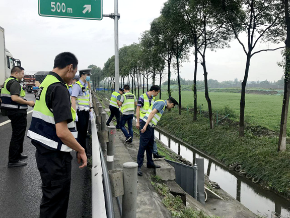 20200624川西公司开展“端午”节前安全检查工作 (1)_副本.png