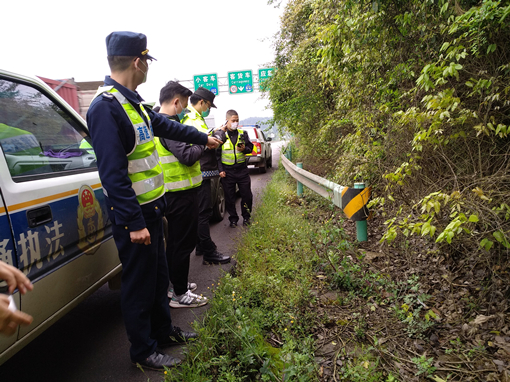 平昌管理处联勤联动开展节前道路安全隐患排查2_副本.jpg 平昌管理处联勤联动开展节前道路安全隐患排查2_副本.jpg