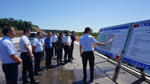 集团公司党委、工会赴九绵高速开展“8·17”特大暴雨灾害专项慰问 -3.jpg