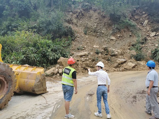 7标抢灾救险.jpg 7标抢灾救险.jpg