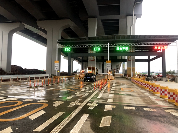 20210331川西公司全力做好成渝收费站开站前各项准备工作 (1)_副本.jpg