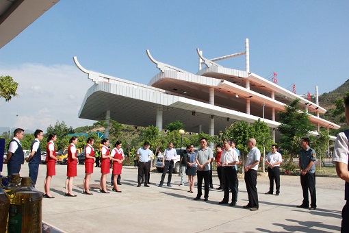 7月18-19日-川高公司党委副书记、总经理王孝国一行莅临丽攀公司开展“夏送清凉”慰问、“不忘初心、牢记使命”主题教育督导暨汛期安全检查工作2.JPG 7月18-19日-川高公司党委副书记、总经理王孝国一行莅临丽攀公司开展“夏送清凉”慰问、“不忘初心、牢记使命”主题教育督导暨汛期安全检查工作2.JPG