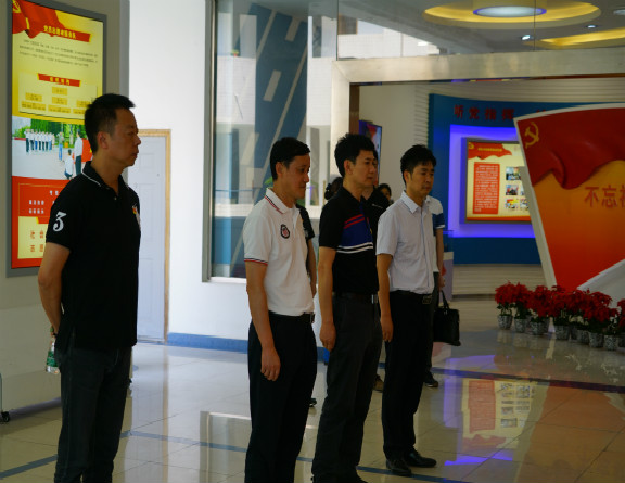 C:\Users\Administrator\Desktop\1.jpg C:\Users\Administrator\Desktop\1.jpg