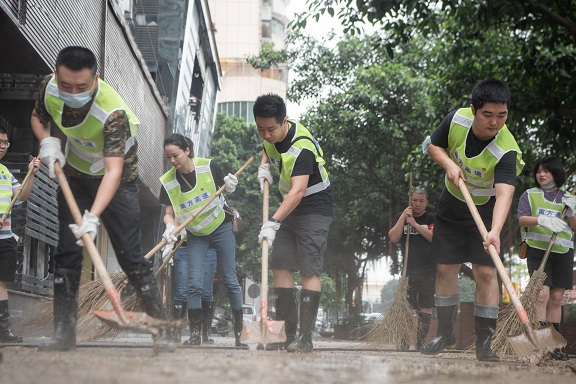 南方公司叙永处防汛救灾1 (3).jpg 南方公司叙永处防汛救灾1 (3).jpg