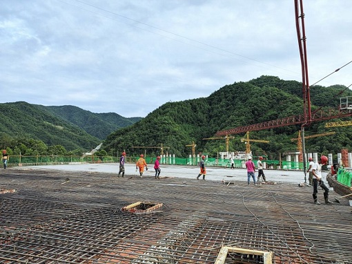 四川九绵23合同梁板架设通道顺利打通.jpg 四川九绵23合同梁板架设通道顺利打通.jpg