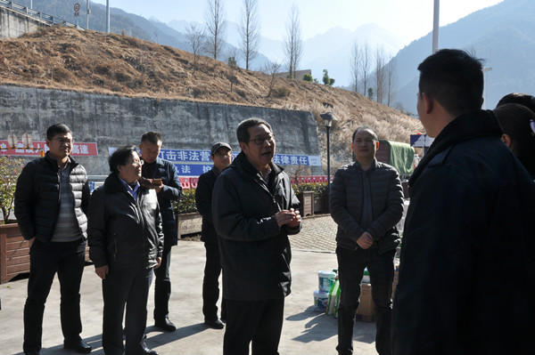 1.11+川高公司党委副书记、总经理王孝国调研慰问雅西公司 2.JPG 1.11+川高公司党委副书记、总经理王孝国调研慰问雅西公司 2.JPG