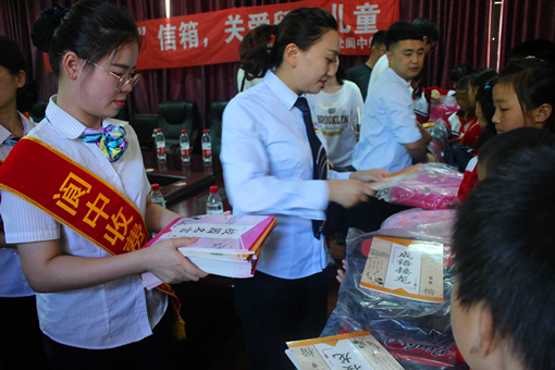 广南高速“路姐妈妈”信箱启动仪式 3.jpg 广南高速“路姐妈妈”信箱启动仪式 3.jpg