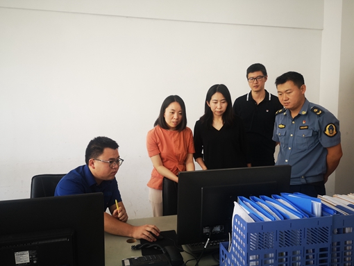 C:\Users\Administrator\Desktop\云南.jpg C:\Users\Administrator\Desktop\云南.jpg