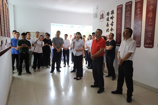 交流图片.jpg 交流图片.jpg