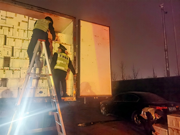 20210311川西公司成功查处一起假冒绿通车辆逃费行为 .jpg 20210311川西公司成功查处一起假冒绿通车辆逃费行为 .jpg