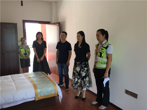 C:\Users\Administrator\Desktop\公司副总经理尹惠深入岳池收费站检查指导工作\公司副总经理尹惠深入岳池收费站检查指导工作\QQ图片20190701165836_副本.jpg C:\Users\Administrator\Desktop\公司副总经理尹惠深入岳池收费站检查指导工作\公司副总经理尹惠深入岳池收费站检查指导工作\QQ图片20190701165836_副本.jpg