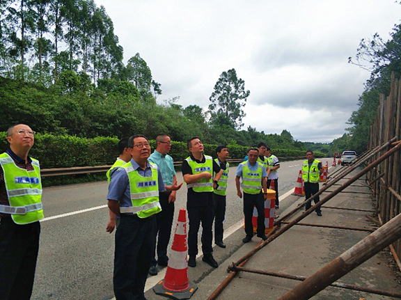 王孝国图片_副本.jpg 王孝国图片_副本.jpg