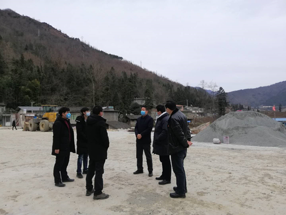 杨总调研_副本.jpg 杨总调研_副本.jpg