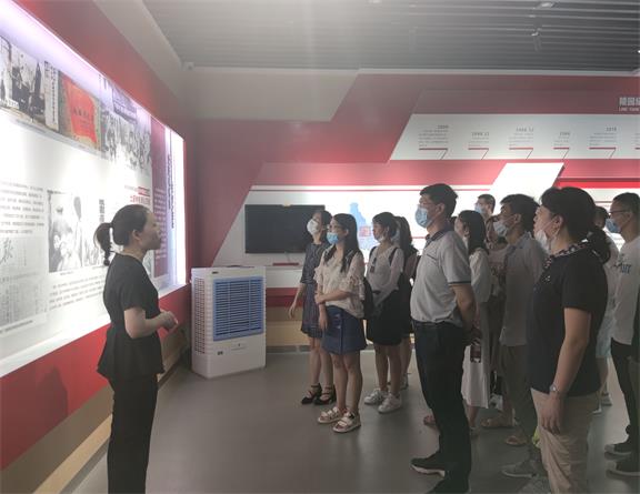 咨询公司赴院山坡烈士陵园党性党风党纪教育基地开展党风廉洁教育活动.jpg 咨询公司赴院山坡烈士陵园党性党风党纪教育基地开展党风廉洁教育活动.jpg