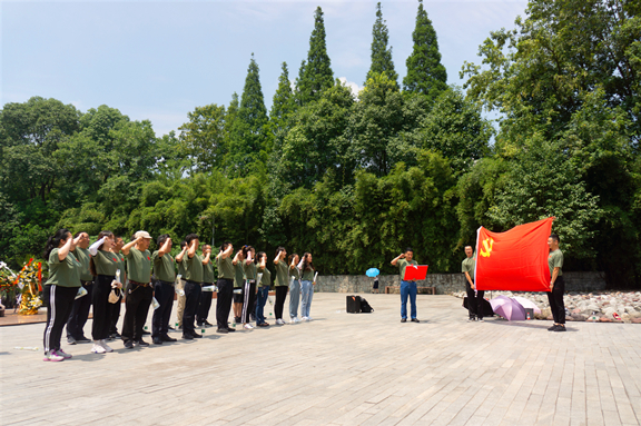 广南公司开展“坚守初心使命,弘扬革命精神”七一党建活动2.jpg 广南公司开展“坚守初心使命,弘扬革命精神”七一党建活动2.jpg