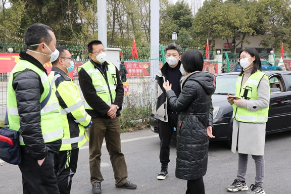 20200211川西公司党委副书记、总经理许金华到绕城高速检查指导防疫工作2_副本.jpg