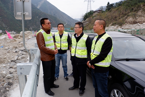 20191108川高公司党委副书记、董事但勇调研都汶高速“8 (3)_副本.jpg
