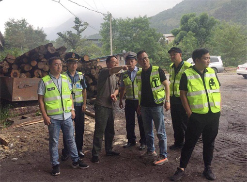 E5EC32927E7067C81FE049C601760064.jpg E5EC32927E7067C81FE049C601760064.jpg