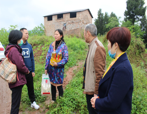 no105-成南公司南充管理处党支部开展社区“双报到”活动(屈璐).JPG no105-成南公司南充管理处党支部开展社区“双报到”活动(屈璐).JPG