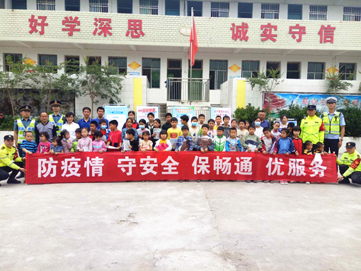 巴达高速“一路三方”联勤开展2020年 路政宣传月系列活动3_副本.jpg 巴达高速“一路三方”联勤开展2020年 路政宣传月系列活动3_副本.jpg