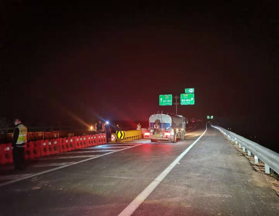 no344-成南公司顺利完成成都经济区环线(三绕)德简高速接入成南高速试运营工作.jpg no344-成南公司顺利完成成都经济区环线(三绕)德简高速接入成南高速试运营工作.jpg