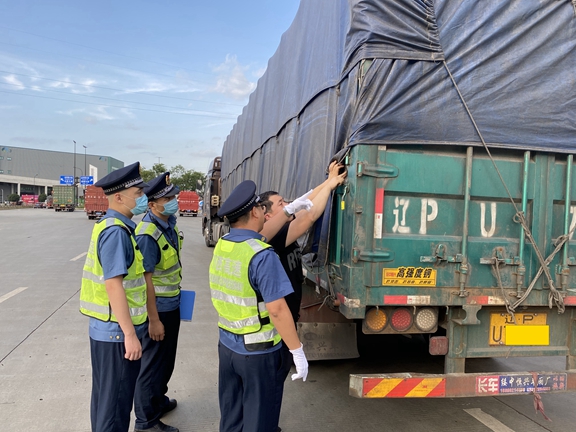 20200602川西公司严查混装假冒绿通车辆 (1)_副本.jpg