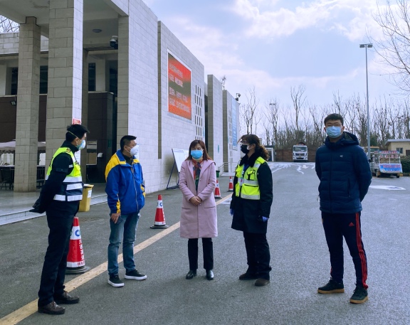 20200203川西公司党委委员、副总经理雷晓云检查指导成都绕城高速疫情防控工作·.jpg