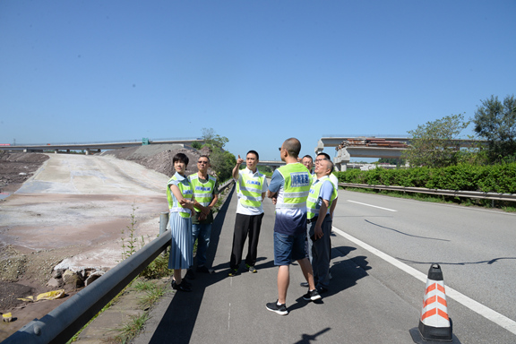 2-200R6130204323.jpg 2-200R6130204323.jpg