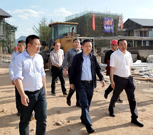 1554881928254334.jpg 2019.04.09川高公司党委委员、工会主席吴朝金一行调研指导恩阳交旅融合示范项目及高路房公司“高庐·御品湾”项目.jpg