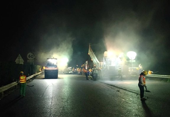 20200603成都绕城高速绿洲立交于6月3日起实施路面及附属工程施工 (2)_副本.jpg