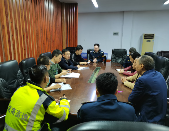 no320-成南公司顺利完成2020年全省高速公路服务区星级再评定验收工作2(胡又文).jpg no320-成南公司顺利完成2020年全省高速公路服务区星级再评定验收工作2(胡又文).jpg