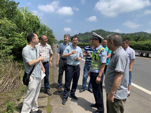 no170-成南公司积极推进沪蓉高速成南段K1815+600边坡塌方处治工作1(卢波).jpg no170-成南公司积极推进沪蓉高速成南段K1815+600边坡塌方处治工作1(卢波).jpg