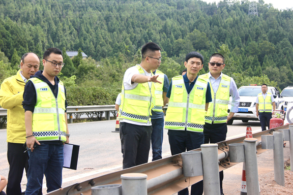 节前检查.jpg 节前检查.jpg