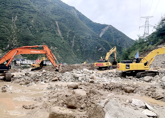 20200818川西公司灾后迅速响应 应急措施落实到位 (2)_副本.jpg