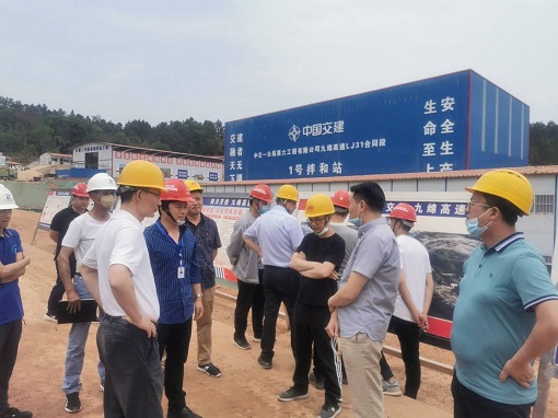 绵九公司总经理曾杰五一期间调研九绵高速全线开元棋牌推进情况(1).jpg