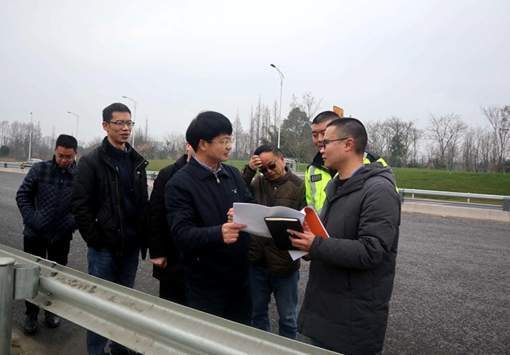 20190225温江区副区长鄢光忠调研成都绕城高速永宁收费站_副本.jpg 20190225温江区副区长鄢光忠调研成都绕城高速永宁收费站_副本.jpg
