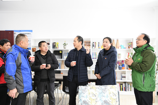 12.4+雅西公司党委书记、董事长张广洋调研孟获城收费站开站准备情况 4(内容).jpg 12.4+雅西公司党委书记、董事长张广洋调研孟获城收费站开站准备情况 4(内容).jpg