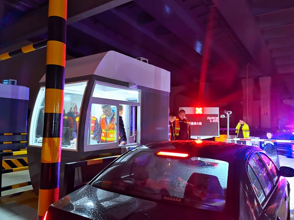 20210331川西公司全力做好成渝收费站开站前各项准备工作 (2)_副本.jpg