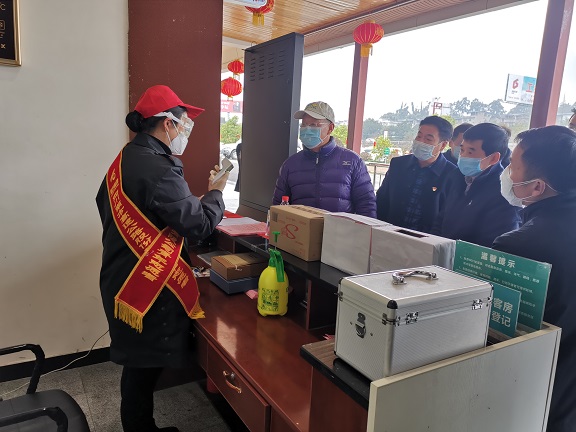 2.6交投副总张志英督查1.jpg 2.6交投副总张志英督查1.jpg