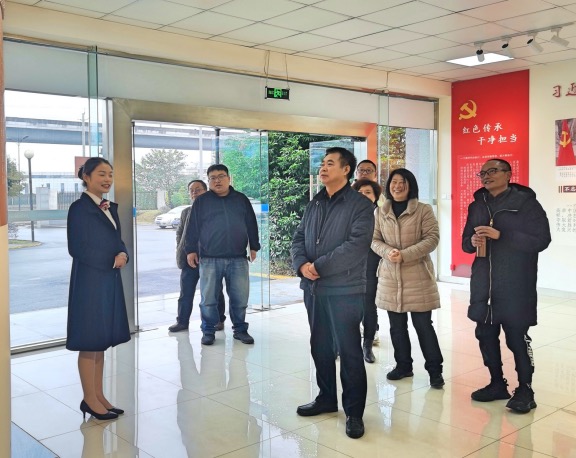 20201202川西公司党委副书记、总经理刘小刚到绕西管理处检查指导工作_Fotor.jpg 20201202川西公司党委副书记、总经理刘小刚到绕西管理处检查指导工作_Fotor.jpg