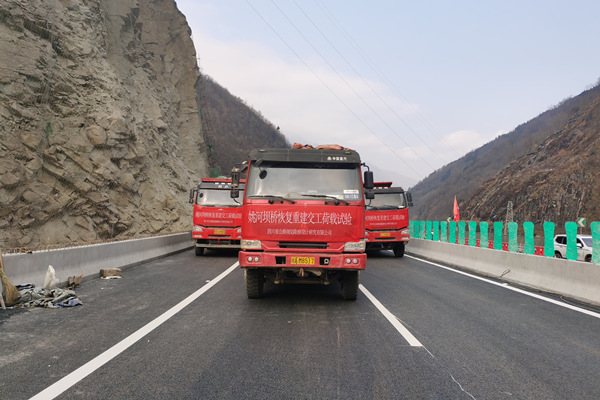 通车前荷载试验_副本.jpg 通车前荷载试验_副本.jpg